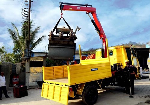 Lorry Mounted Crane Truck for Sale Manufacturers in Salem